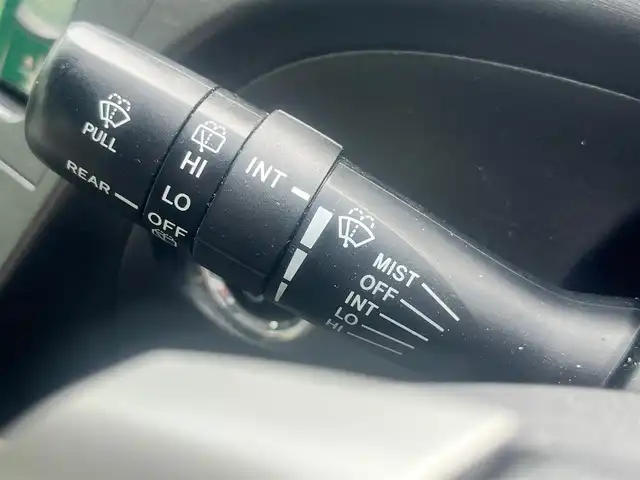 トヨタ プリウス S　LEDエディション 島根県 2011(平23)年 11.6万km ホワイトパールクリスタルシャイン 社外メモリナビ　/フルセグＴＶ　/ＤＶＤ再生　/Ｂｌｕｅｔｏｏｔｈ接続　/ビルトインＥＴＣ　/スマートキー　/プッシュスタート/横滑り防止装置　/アイドリングストップ　/純正ＬＥＤヘッドライト　/純正フロアマット