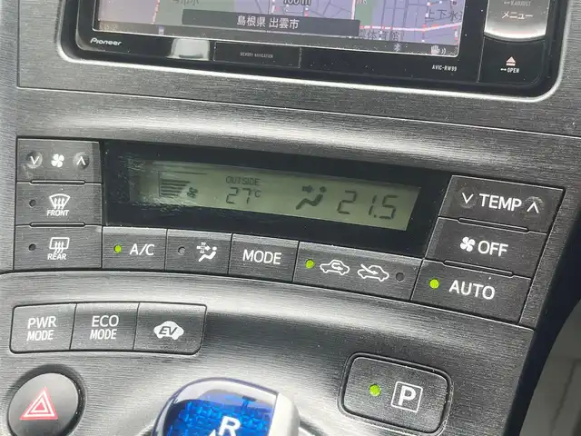 トヨタ プリウス S　LEDエディション 島根県 2011(平23)年 11.6万km ホワイトパールクリスタルシャイン 社外メモリナビ　/フルセグＴＶ　/ＤＶＤ再生　/Ｂｌｕｅｔｏｏｔｈ接続　/ビルトインＥＴＣ　/スマートキー　/プッシュスタート/横滑り防止装置　/アイドリングストップ　/純正ＬＥＤヘッドライト　/純正フロアマット