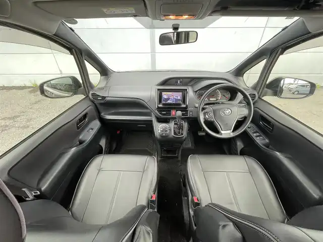 トヨタ ノア X 千葉県 2014(平26)年 8.2万km 茶Ｍ ケンウッド製７インチナビ/後席アルパインモニター/ＥＴＣ/片側パワースライドドア/オートライト/パワーステアリング/パワーウインドウ/ドアバイザー/横滑り防止装置/スマートキー