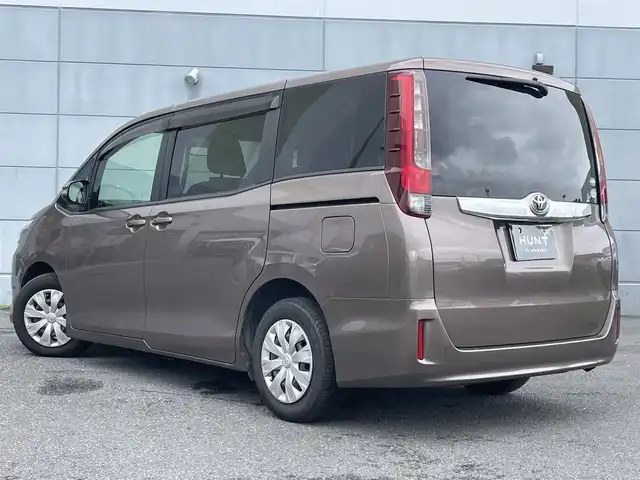 トヨタ ノア X 千葉県 2014(平26)年 8.2万km 茶Ｍ ケンウッド製７インチナビ/後席アルパインモニター/ＥＴＣ/片側パワースライドドア/オートライト/パワーステアリング/パワーウインドウ/ドアバイザー/横滑り防止装置/スマートキー