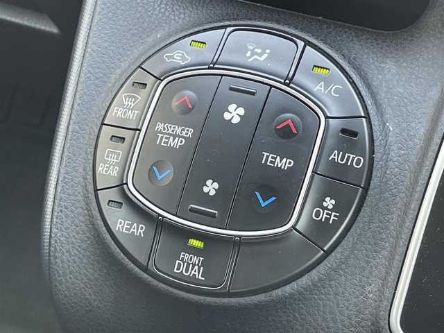 トヨタ ノア X 千葉県 2014(平26)年 8.2万km 茶Ｍ ケンウッド製７インチナビ/後席アルパインモニター/ＥＴＣ/片側パワースライドドア/オートライト/パワーステアリング/パワーウインドウ/ドアバイザー/横滑り防止装置/スマートキー