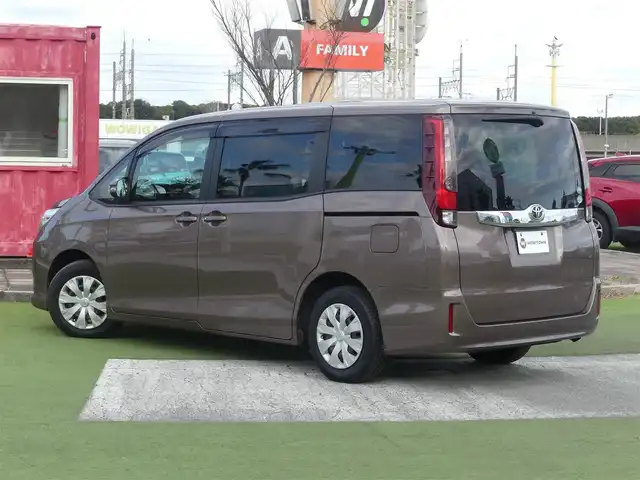 トヨタ ノア X 千葉県 2014(平26)年 8.2万km ダークシェリーマイカM 左パワースライドドア/右イージークローザードア/社外メモリーナビ/地デジTV/【DVD/CD再生機能　Bluetooth接続】/バックカメラ/後席用モニター/ETC/LEDヘッドライト/フォグライト/ウインカーミラー/スマートキー