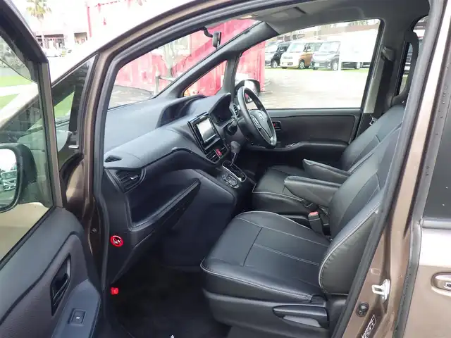 トヨタ ノア X 千葉県 2014(平26)年 8.2万km ダークシェリーマイカM 左パワースライドドア/右イージークローザードア/社外メモリーナビ/地デジTV/【DVD/CD再生機能　Bluetooth接続】/バックカメラ/後席用モニター/ETC/LEDヘッドライト/フォグライト/ウインカーミラー/スマートキー