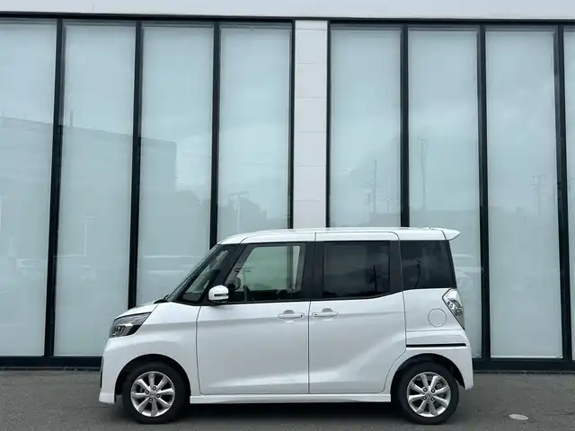日産 デイズ ルークス ハイウェイスターX 大阪府 2018(平30)年 3.9万km ホワイトパール 純正ナビ　/   フルセグTV/CD/DVD/Bluetooth　/全方位モニター　/衝突軽減ブレーキ　/横滑り防止装置　/片側パワースライドドア　/アイドリングストップ/オートマチックハイビーム/純正14インチアルミホイール　/純正フロアマット　/プッシュスタート　/スマートキー　/ＥＴＣ　 /ＬＥＤ/禁煙車