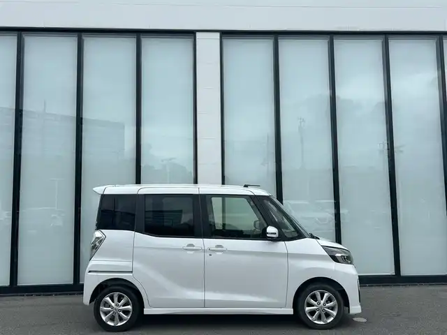 日産 デイズ ルークス ハイウェイスターX 大阪府 2018(平30)年 3.9万km ホワイトパール 純正ナビ　/   フルセグTV/CD/DVD/Bluetooth　/全方位モニター　/衝突軽減ブレーキ　/横滑り防止装置　/片側パワースライドドア　/アイドリングストップ/オートマチックハイビーム/純正14インチアルミホイール　/純正フロアマット　/プッシュスタート　/スマートキー　/ＥＴＣ　 /ＬＥＤ/禁煙車