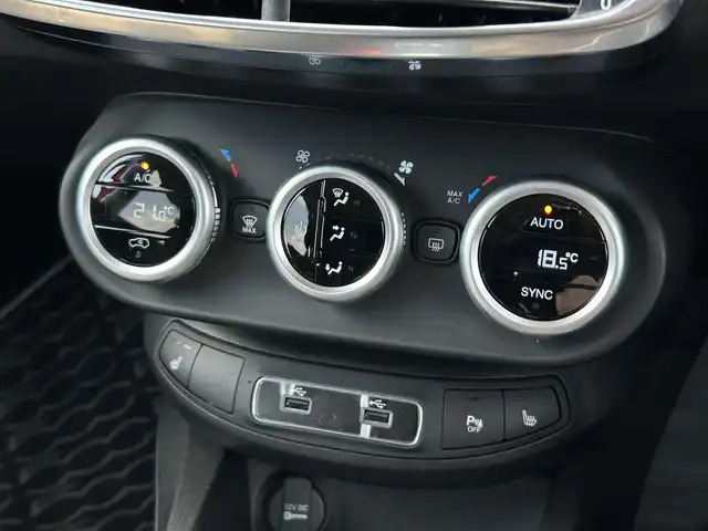 フィアット フィアット ５００Ｘ クロス 茨城県 2021(令3)年 1.9万km 赤 衝突軽減Ｂ　/ＡＣＣ　/ＬＫＡ　/ＢＳＭ　/Ｂカメラ　/パーキングセンサー　/黒革　/シートヒーター　/パワーシート　/ＣａｒＰｌａｙ　/ＢＴ　/ＵＳＢ　/ＬＥＤヘッドライト　/オートライト　/ＥＴＣ　/前後ドラレコ　/禁煙車