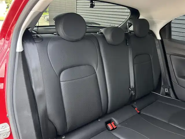 フィアット フィアット ５００Ｘ クロス 茨城県 2021(令3)年 1.9万km 赤 衝突軽減Ｂ　/ＡＣＣ　/ＬＫＡ　/ＢＳＭ　/Ｂカメラ　/パーキングセンサー　/黒革　/シートヒーター　/パワーシート　/ＣａｒＰｌａｙ　/ＢＴ　/ＵＳＢ　/ＬＥＤヘッドライト　/オートライト　/ＥＴＣ　/前後ドラレコ　/禁煙車