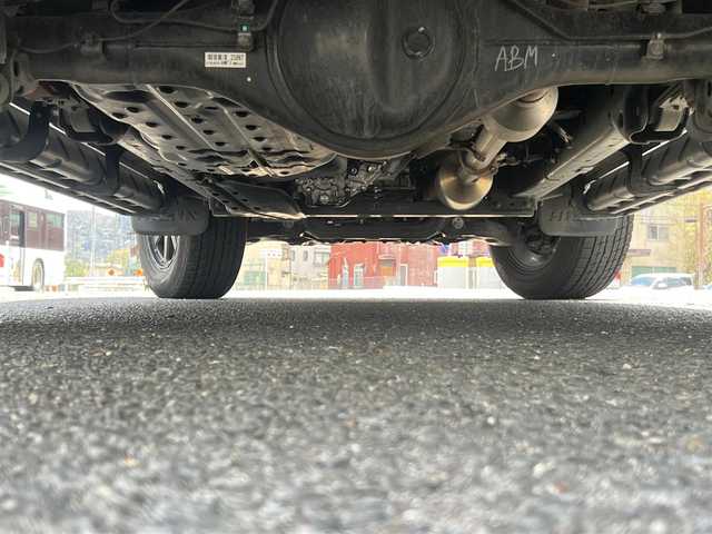トヨタ ハイラックス Z GRスポーツ 香川県 2022(令4)年 8.1万km スーパーホワイトⅡ  ワンオーナー/ 4WDディーゼルターボ/ GRスポーツ専用ハーフレザーシート/・　D席パワーシート/ プリクラッシュセーフティ/ レーンディパーチャーアラート/ クリアランスソナー/ バックソナー/ ダウンヒルアシストコントロール/ オートLSD/ リアデフロック/ 純正ディスプレイオーディオ/・　ナビ/・　パノラミックビューモニター/・　BT接続/ ETC/ 社外レーダー探知機/ ミラー型前後ドラレコ/ サイドステップ/ USB接続/ LEDヘッドライト/ フォグライト/ 純正フロアマット/ ドアバイザー/ スマートキー２個/ 新車時保証書