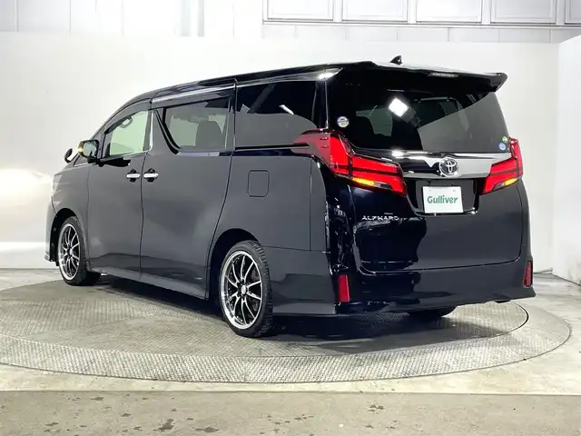 トヨタ アルファード S Cパッケージ 大阪府 2018(平30)年 4.7万km ブラック サンルーフ　黒革シート　後席モニター　三眼ＬＥＤ　シーケンシャル　ＡＬＰＩＮＥナビＴＶ　ジタルインナーミラー　パワーシート／ヒーター／エアコン　電動リアゲート　衝突軽減　レーダーＣ　ＢＳＭ