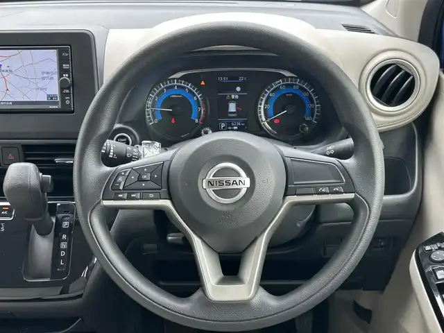 日産 デイズ X 埼玉県 2022(令4)年 0.7万km アトランティックブルー ワンオーナー/純正ナビゲーション（フルセグTV/BT/AM/FM）/アラウンドビューモニター/バックカメラ/ドライブレコーダー前方のみ/純正14インチアルミホイール/純正フロアマット/純正ドアバイザー/AAC/スマートキー/プッシュスタート/電動格納ミラー/ナビ/車両取扱説明書/保証書