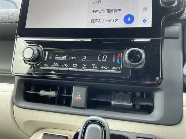 トヨタ シエンタ ハイブリッド Z 滋賀県 2024(令6)年 1.7万km ブラック 禁煙車/純正10.5インチナビ/・フルセグTV/USB/Bluetooth/後席モニター/両側自動スライドドア/ハンドルヒーター/シートヒーター/追従付きクルーズコントロール/LEDヘッドライト/オートマチックハイビーム/ドライブレコーダー/コーナーセンサー/衝突軽減ブレーキ/レーンキープアシスト/スマートキー/ビルトインETC