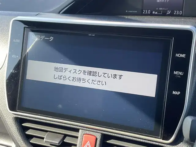 トヨタ ノア Si ダブルバイビーⅢ 道南・函館 2021(令3)年 6.9万km ブラック ・衝突被害軽減ブレーキ/・車線逸脱警報/・クルーズコントロール/・クリアランスソナー/・オートマチックハイビーム/・純正SDナビ/・フルセグＴＶ/・ETC2.0/・前後ドライブレコーダー/・両側パワースライドドア/・デジタルインナーミラー/・純正LEDヘッドライト/・フロントフォグランプ/・オートライト