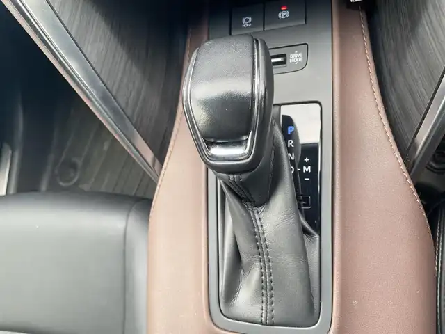 トヨタ ハリアー Z 栃木県 2021(令3)年 1.6万km ホワイトパールクリスタルシャイン トヨタセーフティセンス/調光パノラマルーフ/JBLサウンド/メーカーナビ/フルセグTV/Bluetooth/パノラミックビューモニター/ビルトインETC2.0/ドライブレコーダー付デジタルインナー/パワーバックドア/ハーフレザーシート/パワーシート/パワーバックドア/ブラインドスポットモニター/クリアランスソナー/LEDヘッドライト/フォグランプ/オートハイビーム/ワイヤレス充電/保証書/取説