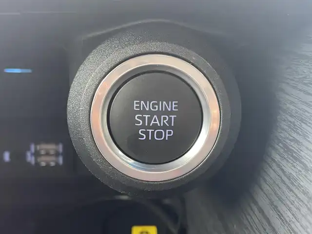 トヨタ ハリアー Z 栃木県 2021(令3)年 1.6万km ホワイトパールクリスタルシャイン トヨタセーフティセンス/調光パノラマルーフ/JBLサウンド/メーカーナビ/フルセグTV/Bluetooth/パノラミックビューモニター/ビルトインETC2.0/ドライブレコーダー付デジタルインナー/パワーバックドア/ハーフレザーシート/パワーシート/パワーバックドア/ブラインドスポットモニター/クリアランスソナー/LEDヘッドライト/フォグランプ/オートハイビーム/ワイヤレス充電/保証書/取説