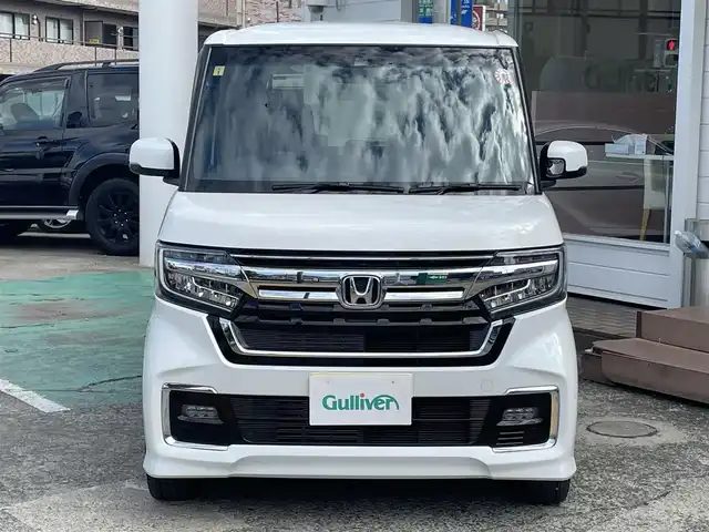 ホンダ Ｎ ＢＯＸ カスタム L ターボ 神奈川県 2023(令5)年 1.3万km プラチナホワイトパール ワンオーナー/社外メモリナビ/　（CD・DVD・Bluetooth・USB）/フルセグTV/両側パワースライドドア/ホンダセンシング/アダプティブクルーズコントロール/前後コーナーセンサー/ハーフレザーシート/前席シートヒーター/LEDヘッドライト/LEDフォグライト/スマートキー×2/ETC/保証書/取扱説明書