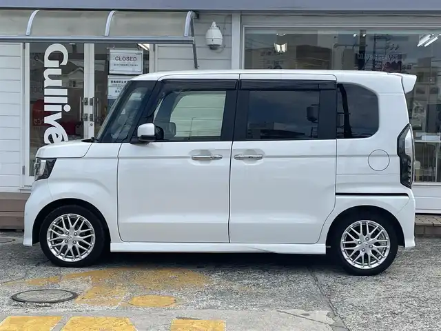 ホンダ Ｎ ＢＯＸ カスタム L ターボ 神奈川県 2023(令5)年 1.3万km プラチナホワイトパール ワンオーナー/社外メモリナビ/　（CD・DVD・Bluetooth・USB）/フルセグTV/両側パワースライドドア/ホンダセンシング/アダプティブクルーズコントロール/前後コーナーセンサー/ハーフレザーシート/前席シートヒーター/LEDヘッドライト/LEDフォグライト/スマートキー×2/ETC/保証書/取扱説明書