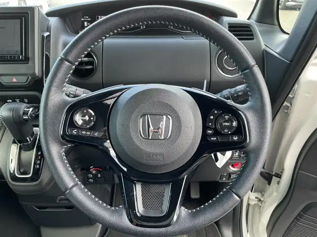 ホンダ Ｎ ＢＯＸ カスタム L ターボ 栃木県 2023(令5)年 1.3万km プラチナホワイトパール ワンオーナー/社外メモリナビ/　（CD・DVD・Bluetooth・USB）/フルセグTV/両側パワースライドドア/ホンダセンシング/アダプティブクルーズコントロール/前後コーナーセンサー/ハーフレザーシート/前席シートヒーター/LEDヘッドライト/LEDフォグライト/スマートキー×2/ETC/保証書/取扱説明書