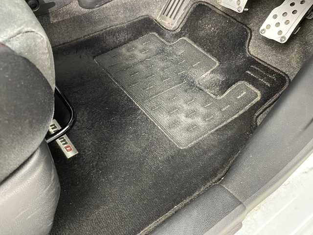 日産 マーチ ニスモS 茨城県 2019(令1)年 5万km ブリリアントホワイトパール 社外ナビ（Pansonic:CN-RX06WD）/・フルセグTV/・Bluetooth/5速MT/純正フロアマット/純正アルミホイール/Wエアバッグ/スマートキー/レーンキープアシスト