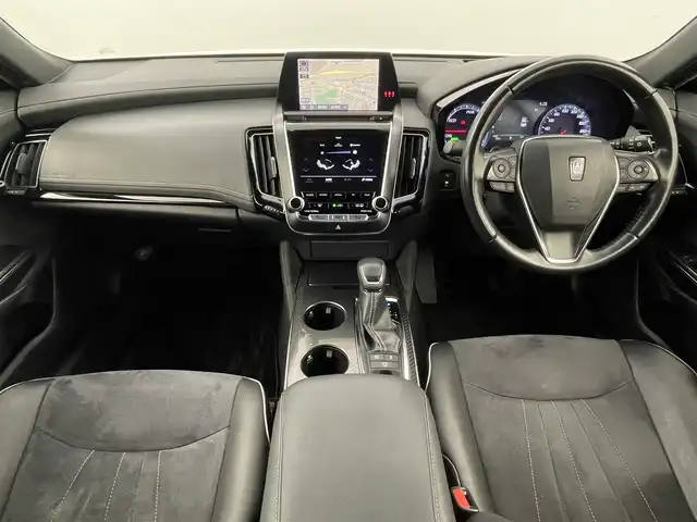 トヨタ クラウン ハイブリッド RS アドバンス 福岡県 2018(平30)年 6.4万km ホワイトパールクリスタルシャイン 純正ナビ／フルセグＴＶ　/バックカメラ　/ETC２．０　/前方ドライブレコーダー　/ーーーーーーーーーーーーーーーーーーー/トヨタセーフティセンス　/・レーダークルーズコントロール/・コーナーセンサー　/・衝突軽減ブレーキ　/・レーンキープ　/・アクセル踏み間違い防止　/・ブラインドスポットモニター　/・リヤクロストラフィックアラート/ヘッドアップディスプレイ/パドルシフト　/ハーフレザーシート　/シートヒーター　/ステアリングヒーター　/シートメモリー付パワーシート　/純正１８インチＡＷ　/LEDヘッドライト