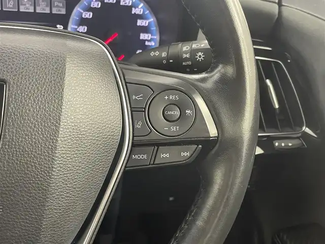 トヨタ クラウン ハイブリッド RS アドバンス 福岡県 2018(平30)年 6.4万km ホワイトパールクリスタルシャイン 純正ナビ／フルセグＴＶ　/バックカメラ　/ETC２．０　/前方ドライブレコーダー　/ーーーーーーーーーーーーーーーーーーー/トヨタセーフティセンス　/・レーダークルーズコントロール/・コーナーセンサー　/・衝突軽減ブレーキ　/・レーンキープ　/・アクセル踏み間違い防止　/・ブラインドスポットモニター　/・リヤクロストラフィックアラート/ヘッドアップディスプレイ/パドルシフト　/ハーフレザーシート　/シートヒーター　/ステアリングヒーター　/シートメモリー付パワーシート　/純正１８インチＡＷ　/LEDヘッドライト