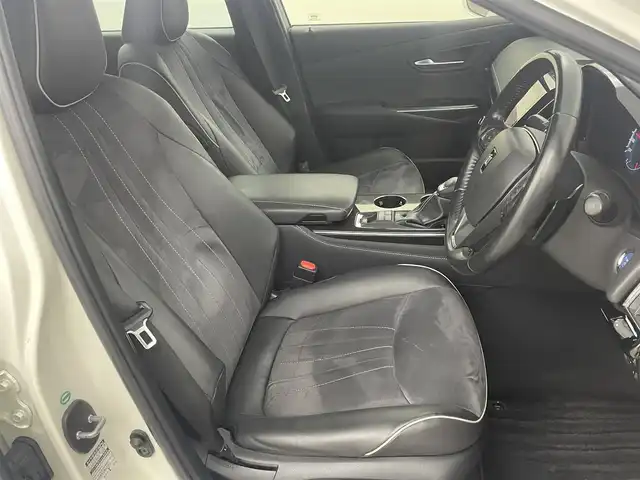 トヨタ クラウン ハイブリッド RS アドバンス 福岡県 2018(平30)年 6.4万km ホワイトパールクリスタルシャイン 純正ナビ／フルセグＴＶ　/バックカメラ　/ETC２．０　/前方ドライブレコーダー　/ーーーーーーーーーーーーーーーーーーー/トヨタセーフティセンス　/・レーダークルーズコントロール/・コーナーセンサー　/・衝突軽減ブレーキ　/・レーンキープ　/・アクセル踏み間違い防止　/・ブラインドスポットモニター　/・リヤクロストラフィックアラート/ヘッドアップディスプレイ/パドルシフト　/ハーフレザーシート　/シートヒーター　/ステアリングヒーター　/シートメモリー付パワーシート　/純正１８インチＡＷ　/LEDヘッドライト