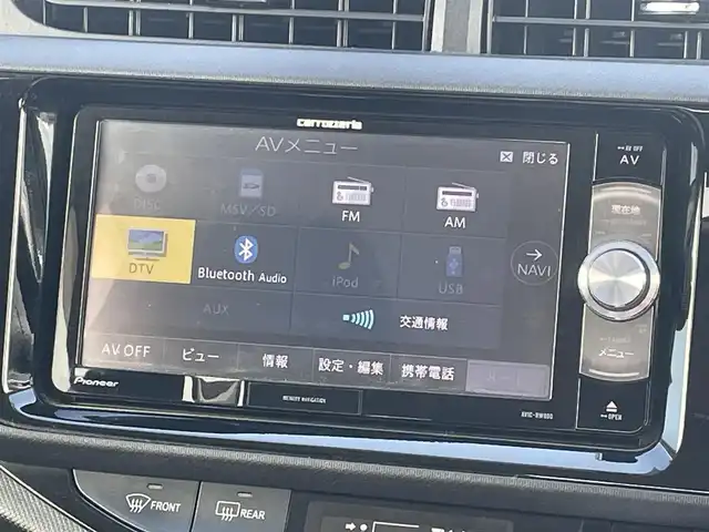 トヨタ アクア S 福岡県 2016(平28)年 6.8万km スーパーホワイトⅡ 社外ナビ（ＡＶＩＣ－ＲＷ９００）/フルセグTV/CD/DVD/BT/AM/FM/SD/USB/バックカメラ/ＥＴＣ/横滑り防止装置/オートエアコン/ヘッドライトレベライザー/電動格納ウインカーミラー/ドアバイザー/社外15インチアルミ