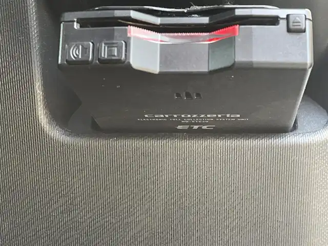 トヨタ アクア S 福岡県 2016(平28)年 6.8万km スーパーホワイトⅡ 社外ナビ（ＡＶＩＣ－ＲＷ９００）/フルセグTV/CD/DVD/BT/AM/FM/SD/USB/バックカメラ/ＥＴＣ/横滑り防止装置/オートエアコン/ヘッドライトレベライザー/電動格納ウインカーミラー/ドアバイザー/社外15インチアルミ