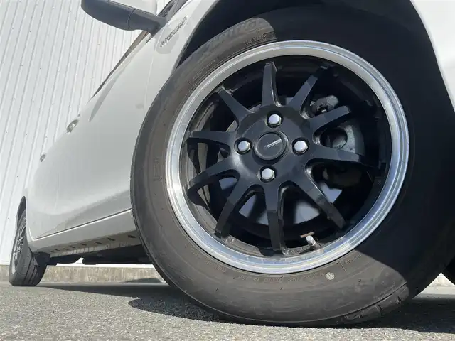 トヨタ アクア S 福岡県 2016(平28)年 6.8万km スーパーホワイトⅡ 社外ナビ（ＡＶＩＣ－ＲＷ９００）/フルセグTV/CD/DVD/BT/AM/FM/SD/USB/バックカメラ/ＥＴＣ/横滑り防止装置/オートエアコン/ヘッドライトレベライザー/電動格納ウインカーミラー/ドアバイザー/社外15インチアルミ