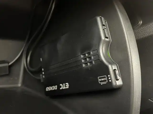 ホンダ フリード ハイブリット G ブラックスタイル 熊本県 2022(令4)年 3.2万km プラチナホワイトパール ワンオーナー　/禁煙車　/純正ナビ（ＣＤ・ＤＶＤ・フルセグ・ＢＴ・ＡｐｐｌＣａｒＰｌａｙ・ＵＳＢ・HDMI）/バックカメラ　/ＥＴＣ　/純正前後ドライブレコーダー　/両側パワースライドドア/後ろのみクリアランスソナー　/前席シートヒーター/衝突軽減ブレーキ/レーンキープアシスト/横滑り防止/アイドリングストップ/純正フロアマット/純正１５インチAW/オートライト/LEDヘッドライト/スマートキー/プッシュスタート/スペアキー1本/保証書/取扱説明書