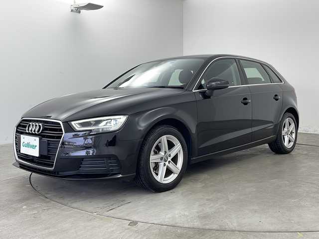 アウディ Ａ３ スポーツバック 1．4 TFSI 富山県 2018(平30)年 5.7万km 黒 ・純正ナビ＆TV＆CD＆BT/・バックカメラ/・電動パーキングブレーキ/・LEDヘッドライト/・衝突軽減ブレーキ/・ドライブレコーダー/・純正フロアマット/・純正16インチAW/・カーテンエアバック/・オートライト/・プッシュスタート/・コーナーセンサー