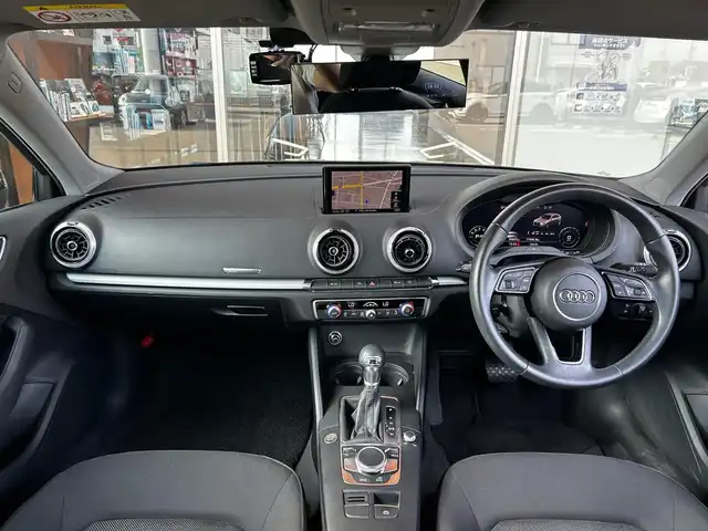 アウディ Ａ３ スポーツバック 1．4 TFSI 富山県 2018(平30)年 5.7万km 黒 純正ナビ/フルセグTV/CD/Bluetooth接続/バックカメラ/電動パーキングブレーキ/LEDヘッドライト/衝突軽減ブレーキ/ドライブレコーダー/純正フロアマット/純正16インチAW/カーテンエアバック/オートライト/プッシュスタート/コーナーセンサー