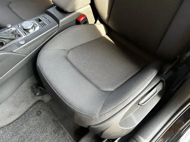 アウディ Ａ３ スポーツバック 1．4 TFSI 富山県 2018(平30)年 5.7万km 黒 純正ナビ/フルセグTV/CD/Bluetooth接続/バックカメラ/電動パーキングブレーキ/LEDヘッドライト/衝突軽減ブレーキ/ドライブレコーダー/純正フロアマット/純正16インチAW/カーテンエアバック/オートライト/プッシュスタート/コーナーセンサー