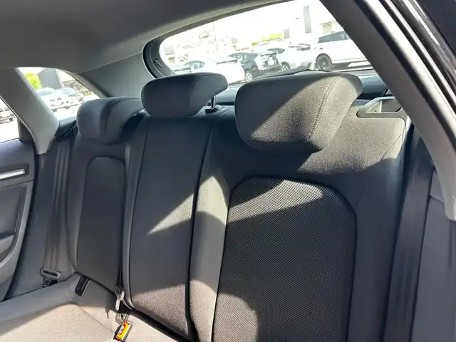 アウディ Ａ３ スポーツバック 1．4 TFSI 富山県 2018(平30)年 5.7万km 黒 純正ナビ/フルセグTV/CD/Bluetooth接続/バックカメラ/電動パーキングブレーキ/LEDヘッドライト/衝突軽減ブレーキ/ドライブレコーダー/純正フロアマット/純正16インチAW/カーテンエアバック/オートライト/プッシュスタート/コーナーセンサー
