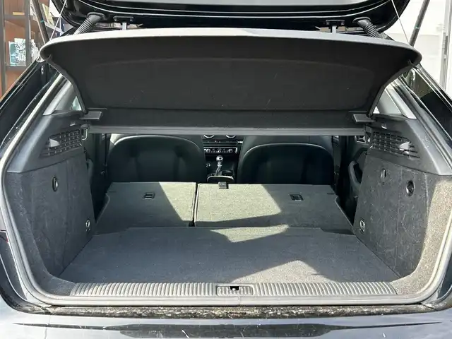 アウディ Ａ３ スポーツバック 1．4 TFSI 富山県 2018(平30)年 5.7万km 黒 純正ナビ/フルセグTV/CD/Bluetooth接続/バックカメラ/電動パーキングブレーキ/LEDヘッドライト/衝突軽減ブレーキ/ドライブレコーダー/純正フロアマット/純正16インチAW/カーテンエアバック/オートライト/プッシュスタート/コーナーセンサー