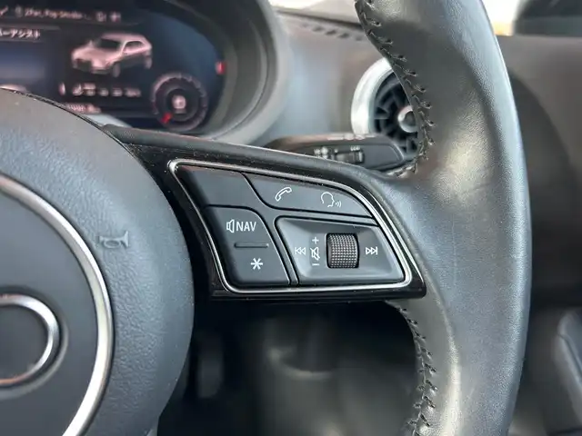 アウディ Ａ３ スポーツバック 1．4 TFSI 富山県 2018(平30)年 5.7万km 黒 純正ナビ/フルセグTV/CD/Bluetooth接続/バックカメラ/電動パーキングブレーキ/LEDヘッドライト/衝突軽減ブレーキ/ドライブレコーダー/純正フロアマット/純正16インチAW/カーテンエアバック/オートライト/プッシュスタート/コーナーセンサー
