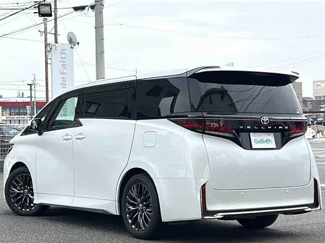 トヨタ ヴェルファイア Z プレミア 岐阜県 2023(令5)年 0.5万km プラチナホワイトパールマイカ /ワンオーナー//メーカーOP デジタルインナーミラー//14インチディスプレイオーディオPlus/(コネクティッドナビ対応/HDMI)/(フルセグTV/USB/AM/FM/BT)/(AppleCarPlay/AndroidAuto)//サンルーフ//13.2インチフリップダウンモニター//アラウンドビューカメラ//プレミアムナッパ本革シート/(1.2列目パワーシート)/(前席シートヒーター/エアシート)//エグゼクティブパワーシート//AC100V//ToyotaSafetySense/(プリクラッシュセーフティ)/(緊急時操舵支援)/(レーントレーシングアシスト)/(レーダークルーズコントロール)/(アダプティブハイビームシステム)/(ロードサインアシスト)/(ドライバー異常時対応システム)/(プロアクティブドライビングアシスト)/(発進遅れ告知機能)//クリアランスソナー//ビルトインＥＴＣ２.０//スマートキー//スペアキーx1//前後ドライブレコーダー(TZ-DR210)//3眼LEDヘッドライト//置くだけ充電//純正19インチAW
