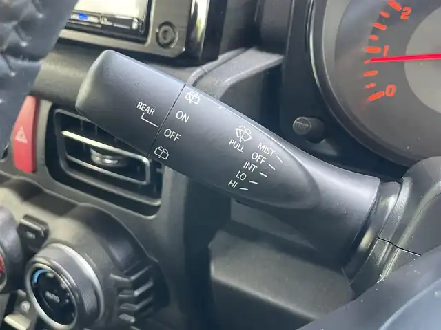 スズキ ジムニー シエラ JC 静岡県 2023(令5)年 0.8万km ジャングルグリーン 衝突軽減Ｂ　/車検逸脱警告　/社外ナビ　/地デジ　/Ｂカメラ　/シートヒーター　　/ステアリングヒーター　/ステアリングリモコン　/クルコン　/フロント＆サイドガーニッシュ　/純正１５インチＡＷ　　/社外前後ドラレコ/ETC/ウィンカーミラー/スマートキー