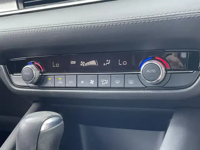 マツダ マツダ６セダン 20S 愛知県 2019(令1)年 6.3万km ディープクリスタルブルーマイカ 純正8型ナビ/バックモニター/ETC/クルーズコントロール/衝突被害軽減ブレーキ/車線逸脱防止支援システム/ブラインドスポットモニター/ドライバーアテンションアラート/リアパーキングセンサー/ハイビームコントロール/標識認識システム/LEDヘッドランプ/革巻きステアリング/パドルシフト/純正17インチアルミホイール/スマートキー/キーレスエントリーシステム/禁煙車
