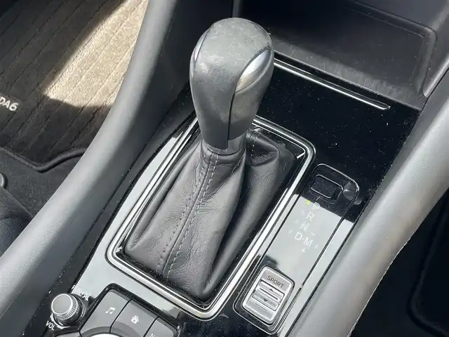 マツダ マツダ６セダン 20S 愛知県 2019(令1)年 6.3万km ディープクリスタルブルーマイカ 純正8型ナビ/バックモニター/ETC/クルーズコントロール/衝突被害軽減ブレーキ/車線逸脱防止支援システム/ブラインドスポットモニター/ドライバーアテンションアラート/リアパーキングセンサー/ハイビームコントロール/標識認識システム/LEDヘッドランプ/革巻きステアリング/パドルシフト/純正17インチアルミホイール/スマートキー/キーレスエントリーシステム/禁煙車