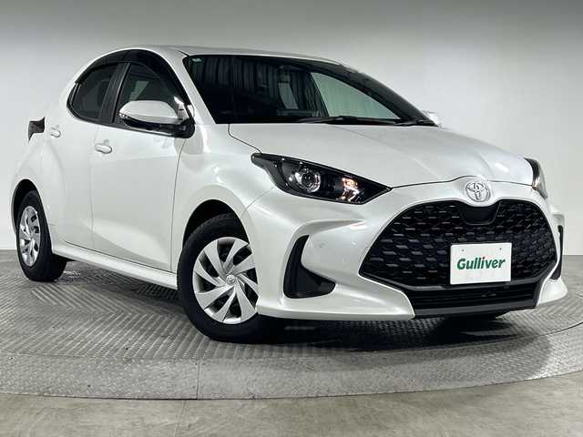 トヨタ ヤリス G 神奈川県 2024(令6)年 0.1万km プラチナホワイトパールマイカ 純正ディスプレイオーディオ/コネクトナビ/Bluetooth　USB　HDMI　AM FM　Miracast/パノラミックビューモニター/純正ビルトインETC2.0/セーフティセンス/ブラインドスポットモニター/レーダークルーズコントロール/レーンディパーチャーアラート/プリクラッシュセーフティ/オートハイビーム/ロードサインアシスト/リアクロストラフィックアラート/パーキングサポートブレーキ/安心降車アシスト/後退速度抑制/リヤシートマインダー/発進遅れ告知/DRIVEMODE/プッシュスタート/スマートキー/純正サイド/リアスポイラー/スペアキー