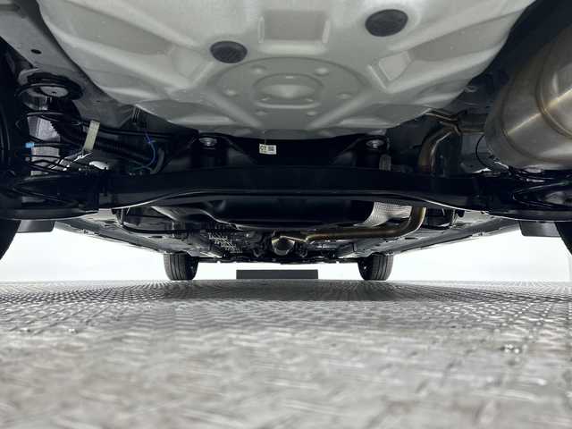 トヨタ ヤリス G 神奈川県 2024(令6)年 0.1万km プラチナホワイトパールマイカ 純正ディスプレイオーディオ/コネクトナビ/Bluetooth　USB　HDMI　AM FM　Miracast/パノラミックビューモニター/純正ビルトインETC2.0/セーフティセンス/ブラインドスポットモニター/レーダークルーズコントロール/レーンディパーチャーアラート/プリクラッシュセーフティ/オートハイビーム/ロードサインアシスト/リアクロストラフィックアラート/パーキングサポートブレーキ/安心降車アシスト/後退速度抑制/リヤシートマインダー/発進遅れ告知/DRIVEMODE/プッシュスタート/スマートキー/純正サイド/リアスポイラー/スペアキー