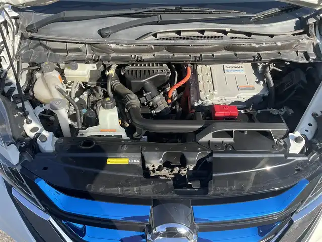 日産 セレナ e－パワー ハイウェイスター V 佐賀県 2018(平30)年 8.9万km ブリリアントホワイトパール エマージェンシーブレーキ/クルーズコントロール/純正SDナビ/・TV/CD/DVD/BT/純正フリップダウンモニター/純正前方ドライブレコーダー/DJ4-D/両側パワースライドドア/ワンタッチパワースライド/ハンズフリーオートスライドドア/前後コーナーセンサー/外付けパーキングサポート/LEDヘッドライト/フォグランプ/オートライト/純正15インチアルミホイール/純正フロアマット/ステアリングスイッチ/革巻きステアリング/プッシュスタート