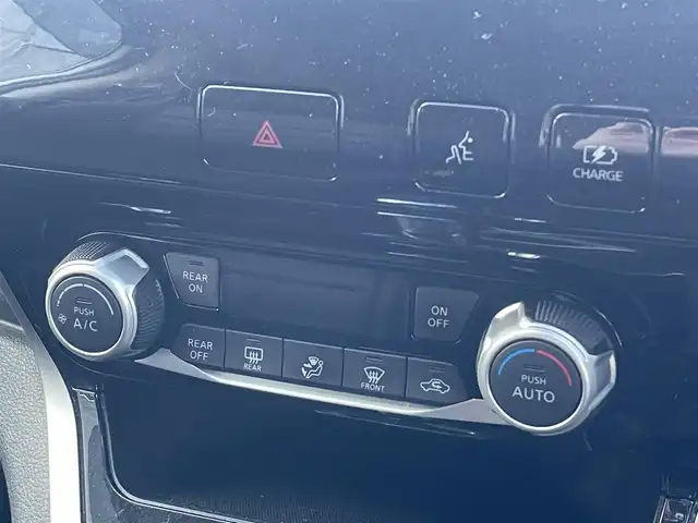 日産 セレナ e－パワー ハイウェイスター V 佐賀県 2018(平30)年 8.9万km ブリリアントホワイトパール エマージェンシーブレーキ/クルーズコントロール/純正SDナビ/・TV/CD/DVD/BT/純正フリップダウンモニター/純正前方ドライブレコーダー/DJ4-D/両側パワースライドドア/ワンタッチパワースライド/ハンズフリーオートスライドドア/前後コーナーセンサー/外付けパーキングサポート/LEDヘッドライト/フォグランプ/オートライト/純正15インチアルミホイール/純正フロアマット/ステアリングスイッチ/革巻きステアリング/プッシュスタート