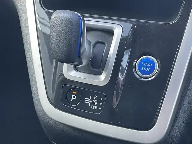 日産 セレナ e－パワー ハイウェイスター V 佐賀県 2018(平30)年 8.9万km ブリリアントホワイトパール エマージェンシーブレーキ/クルーズコントロール/純正SDナビ/・TV/CD/DVD/BT/純正フリップダウンモニター/純正前方ドライブレコーダー/DJ4-D/両側パワースライドドア/ワンタッチパワースライド/ハンズフリーオートスライドドア/前後コーナーセンサー/外付けパーキングサポート/LEDヘッドライト/フォグランプ/オートライト/純正15インチアルミホイール/純正フロアマット/ステアリングスイッチ/革巻きステアリング/プッシュスタート