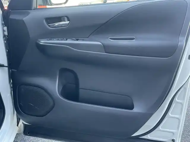 日産 セレナ e－パワー ハイウェイスター V 佐賀県 2018(平30)年 8.9万km ブリリアントホワイトパール エマージェンシーブレーキ/クルーズコントロール/純正SDナビ/・TV/CD/DVD/BT/純正フリップダウンモニター/純正前方ドライブレコーダー/DJ4-D/両側パワースライドドア/ワンタッチパワースライド/ハンズフリーオートスライドドア/前後コーナーセンサー/外付けパーキングサポート/LEDヘッドライト/フォグランプ/オートライト/純正15インチアルミホイール/純正フロアマット/ステアリングスイッチ/革巻きステアリング/プッシュスタート