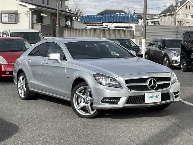 メルセデス・ベンツ ＣＬＳ５５０ ブルーエフィシェンシー 東京都 2012(平24)年 2.1万km イリジウムシルバー ワンオーナー/ラグジュアリーシートパッケージ/・前席マルチコントロールシートバック/・前席シートベンチレーター/・前席ドライビングダイナミックシート/・前席ラグジュアリーヘッドレスト/・前席マッサージ機能/エクスクルーシブパッケージ/・セミアニリンレザーシート/・アルカンターラルーフライニング/・革張りダッシュボード/・革張りドアトリム/レーダーセーフティパッケージ/・ブレーキアシストプラス/・アクティブレーンキーピングアシスト/・アクティブブラインドスポットアシスト/・ディストロニックプラス/AMGスポーツパッケージ/ガラス・スライディングルーフ/harman/kardonサラウンドサウンドシステム/前席パワーシート/シートヒーター/メモリーシート/純正HDDナビ/フルセグTV/   CD/DVD/SD/MSV/Bluetooth/ステアリングスイッチ/パドルシフト/純正ETC2.0/自動開閉トランクリッド/前後コーナーセンサー/純正19インチアルミホイール/LEDヘッドライト/フォグランプ/サイド/カーテンエアバッグ/運転席ニーエアバッグ/ダブルエアバッグ/ABS/取扱説明書/保証書/ナビ取説