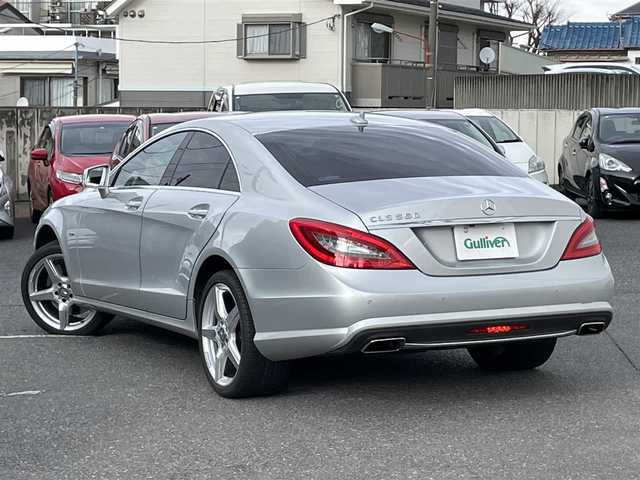 メルセデス・ベンツ ＣＬＳ５５０ ブルーエフィシェンシー 東京都 2012(平24)年 2.1万km イリジウムシルバー ワンオーナー/ラグジュアリーシートパッケージ/・前席マルチコントロールシートバック/・前席シートベンチレーター/・前席ドライビングダイナミックシート/・前席ラグジュアリーヘッドレスト/・前席マッサージ機能/エクスクルーシブパッケージ/・セミアニリンレザーシート/・アルカンターラルーフライニング/・革張りダッシュボード/・革張りドアトリム/レーダーセーフティパッケージ/・ブレーキアシストプラス/・アクティブレーンキーピングアシスト/・アクティブブラインドスポットアシスト/・ディストロニックプラス/AMGスポーツパッケージ/ガラス・スライディングルーフ/harman/kardonサラウンドサウンドシステム/前席パワーシート/シートヒーター/メモリーシート/純正HDDナビ/フルセグTV/   CD/DVD/SD/MSV/Bluetooth/ステアリングスイッチ/パドルシフト/純正ETC2.0/自動開閉トランクリッド/前後コーナーセンサー/純正19インチアルミホイール/LEDヘッドライト/フォグランプ/サイド/カーテンエアバッグ/運転席ニーエアバッグ/ダブルエアバッグ/ABS/取扱説明書/保証書/ナビ取説