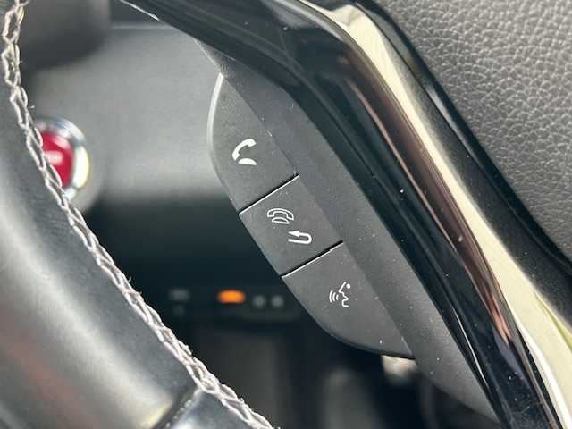 ホンダ ヴェゼル ハイブリッド RS ホンダセンシング 茨城県 2016(平28)年 7.9万km 赤 純正ナビ　/クルーズコントロール　/ドライブレコーダー　/衝突軽減システム　/ＥＴＣ　/パワーウィンドウ　/パワーステアリング　/バックカメラ　/純正ＡＷ　/純正フロアマット　/ＨＤＭＩ　/取扱説明書　/ＬＥＤライト　/ＡＢＳ