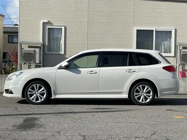 スバル レガシィ ツーリングワゴン 2．5iアイサイト 富山県 2012(平24)年 6.2万km サテンホワイトパール 4WD/ワンオーナー/社外メモリナビ（MDV－727DT）/・CD/DVD/USB/アイサイト/フォグランプ/純正17AW夏タイヤ/社外16AW冬タイヤ/パワーシート/クルーズコントロール/オートライト/ステアリングスイッチ/センターコンソール/ドアバイザー/電格ミラー/スバル記録簿/H25H26H28H30H31R2R4R6/保証書/取扱説明書/記録簿/スペアキー