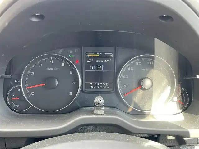 スバル レガシィ ツーリングワゴン 2．5iアイサイト 富山県 2012(平24)年 6.2万km サテンホワイトパール 4WD/ワンオーナー/社外メモリナビ（MDV－727DT）/・CD/DVD/USB/アイサイト/フォグランプ/純正17AW夏タイヤ/社外16AW冬タイヤ/パワーシート/クルーズコントロール/オートライト/ステアリングスイッチ/センターコンソール/ドアバイザー/電格ミラー/スバル記録簿/H25H26H28H30H31R2R4R6/保証書/取扱説明書/記録簿/スペアキー